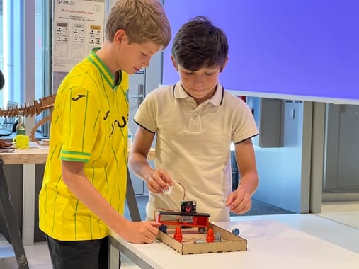 FabKids Sant Cugat -  Tecnología Creativa (de 7 a 11 años)