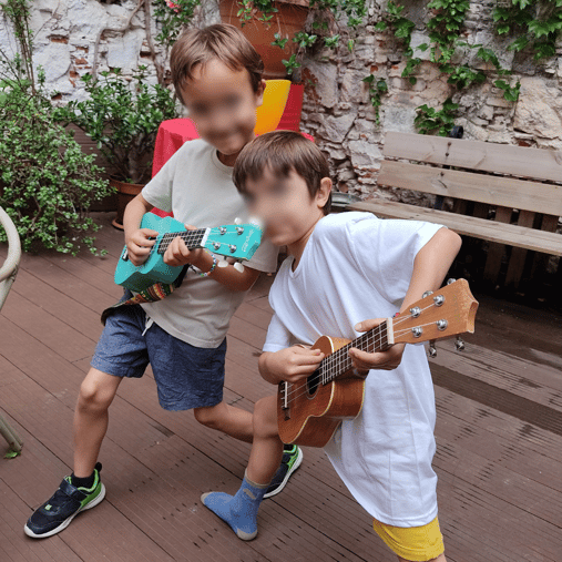 Clases de UKELELE en Gracia - Nivel intermedio