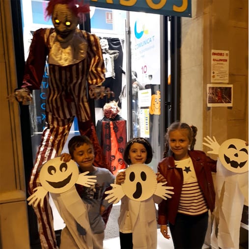 Spooky taller de Halloween 2024 para niños.